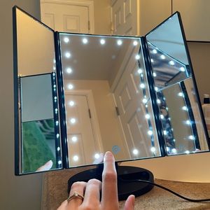 DeWeisn Tri Fold Vanity Mirror